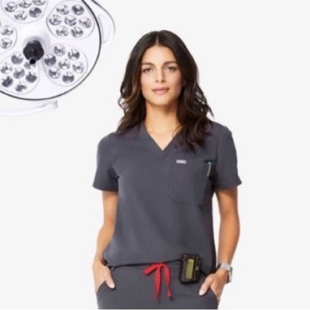 Caterina one pocket scrub top